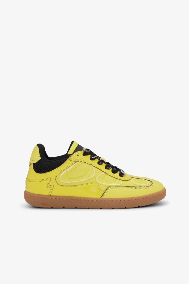 08 Sneakers