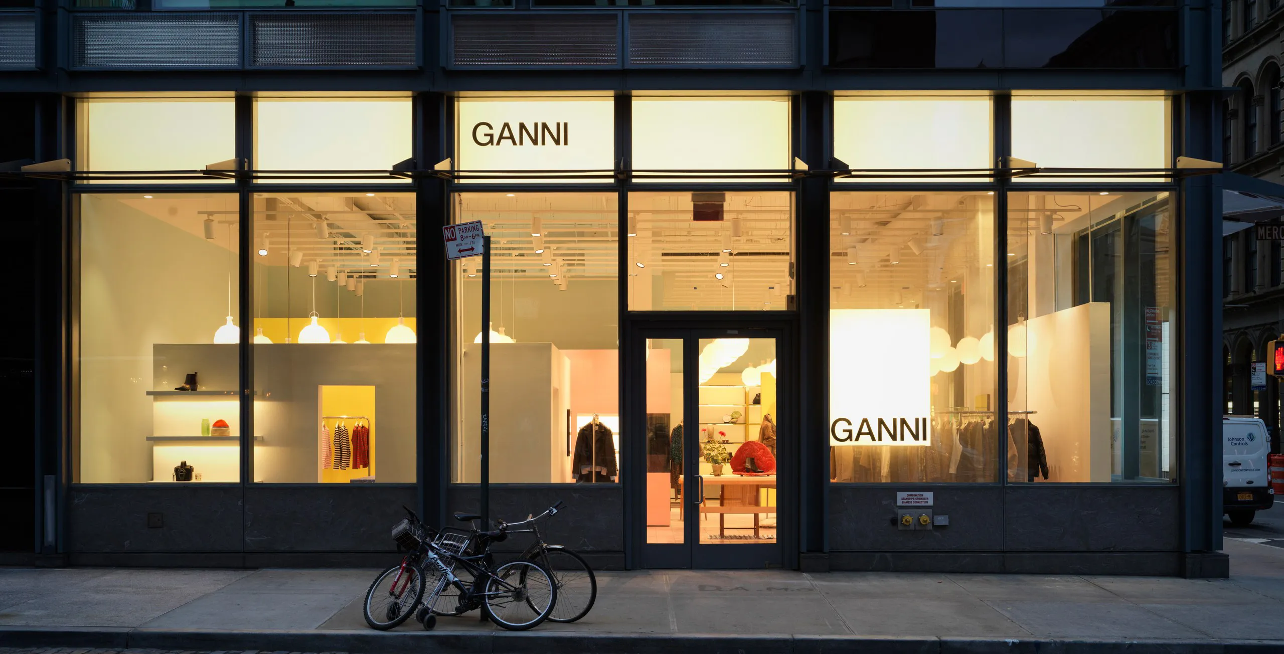 Banner 1 - GANNI Outlet Sverige