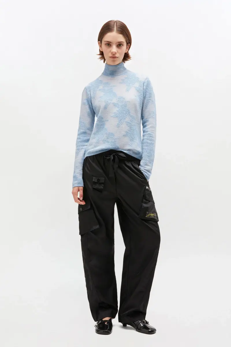 Blå genomskinlig turtleneck