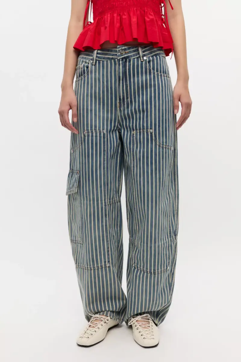 Blå randiga snickarjeans