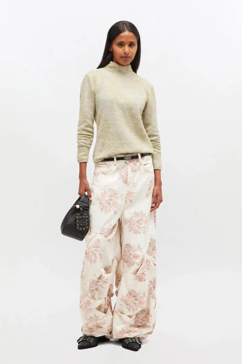 Drapade jeans med blommönster
