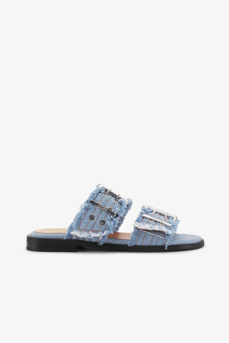 Feminina sandaler med två remmar och spänne i blå denim