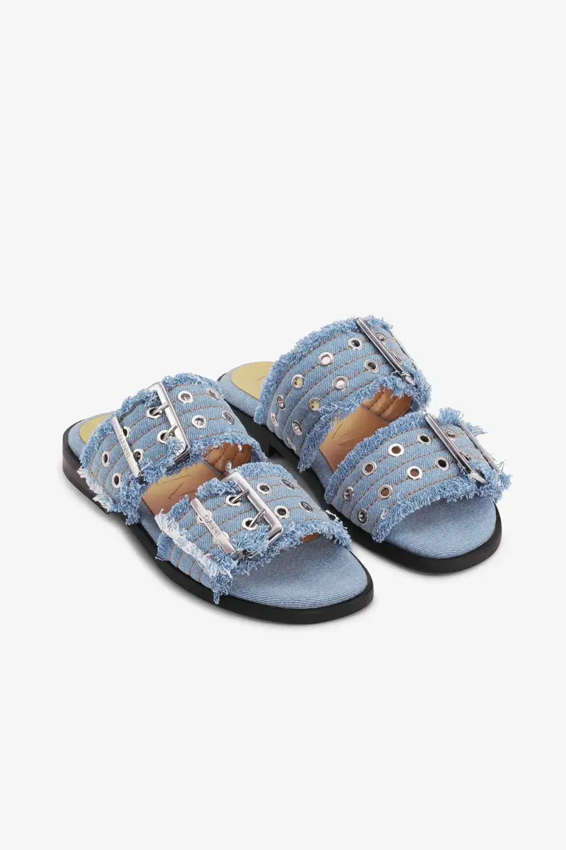 Feminina sandaler med två remmar och spänne i blå denim