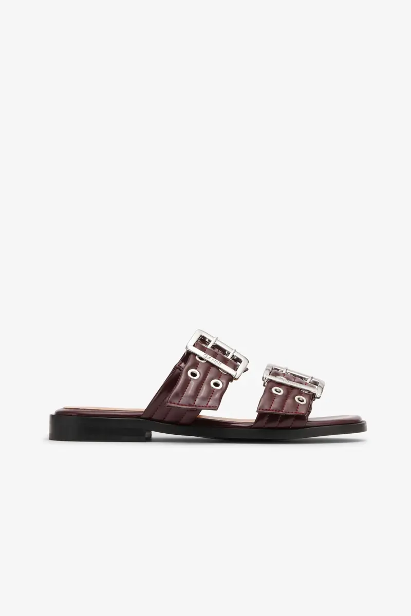 Feminina sandaler med två remmar och spänne i burgundy