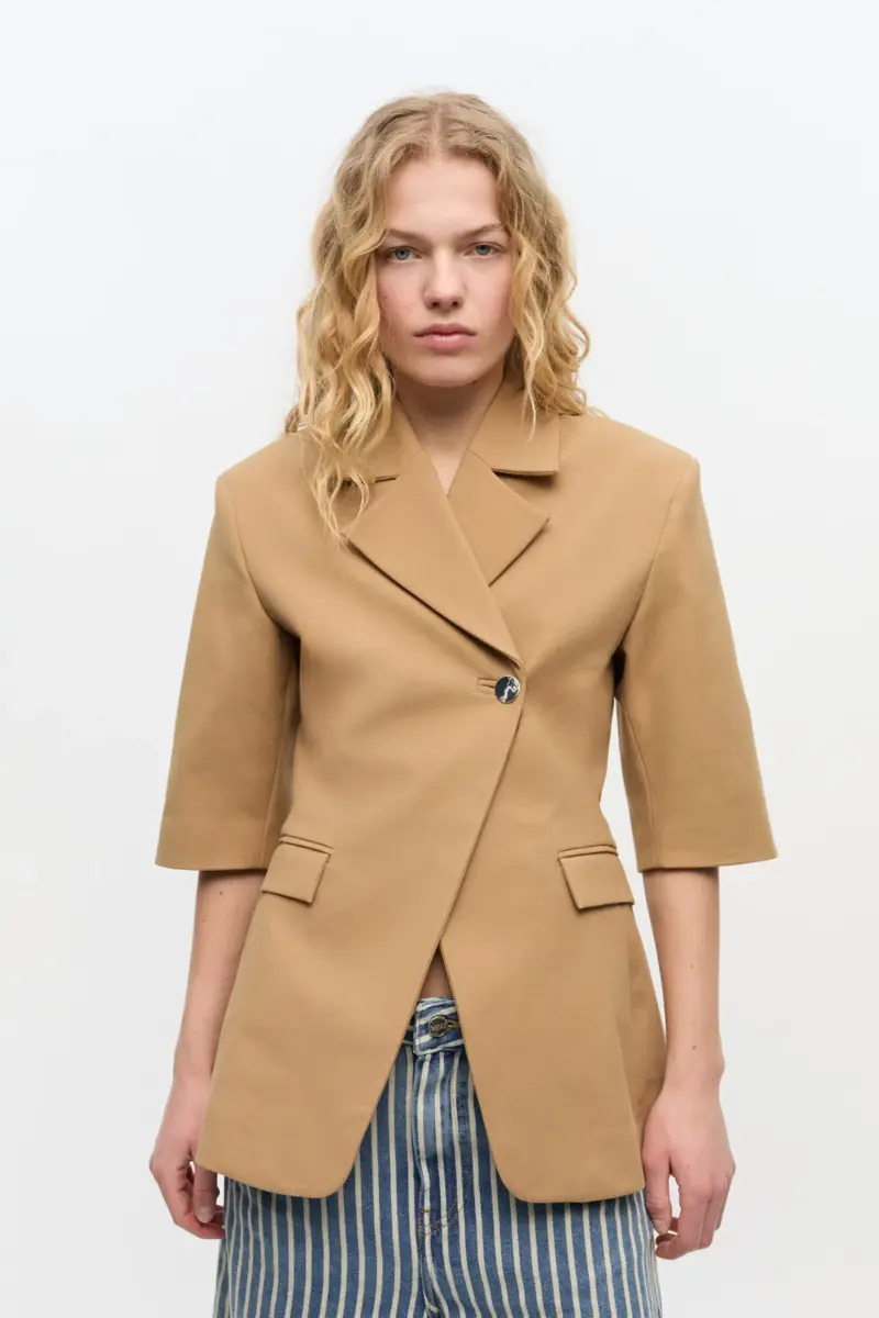 Kamelfärgad blazer med 3/4-ärmar