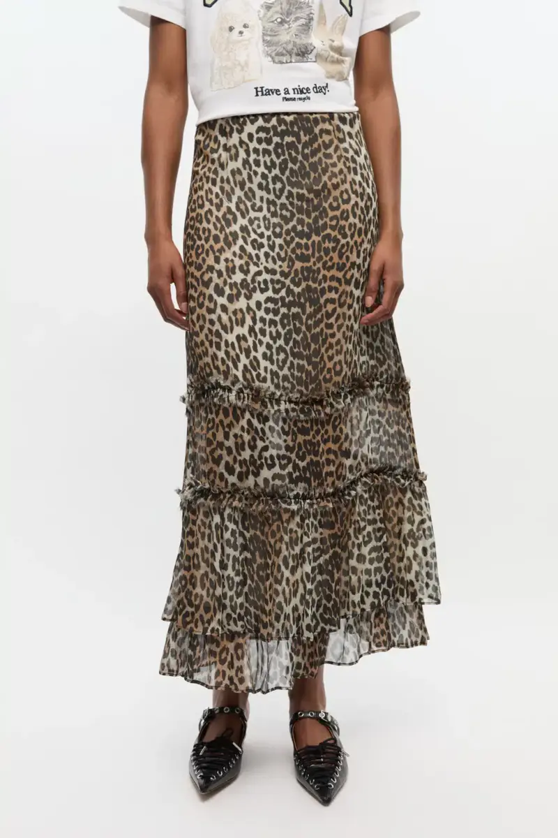 Lång chiffongkjol med leopardmönster och volanger
