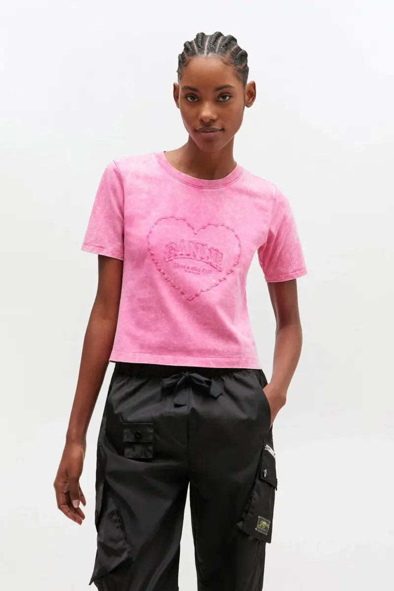 Rosa tvättad kort T-shirt med hjärta