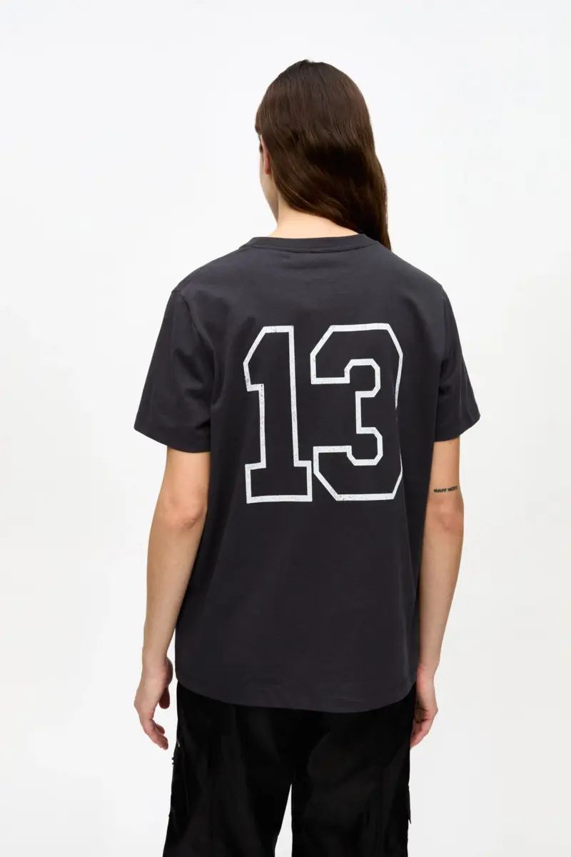 Svart, avslappnad T-shirt i bomull Svart, avslappnad T-shirt i bomull