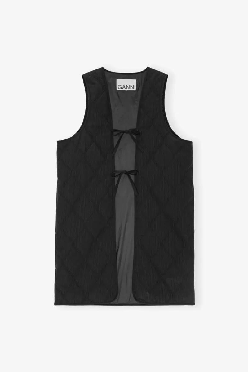 Svart oversized kappa i tech-seersucker Svart oversized kappa i tech-seersucker