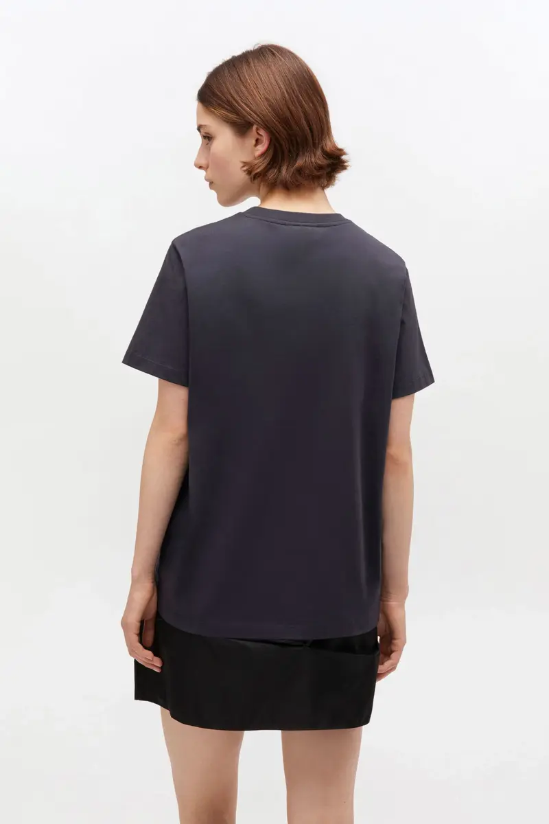 Svart Rose-T-shirt Svart Rose-T-shirt