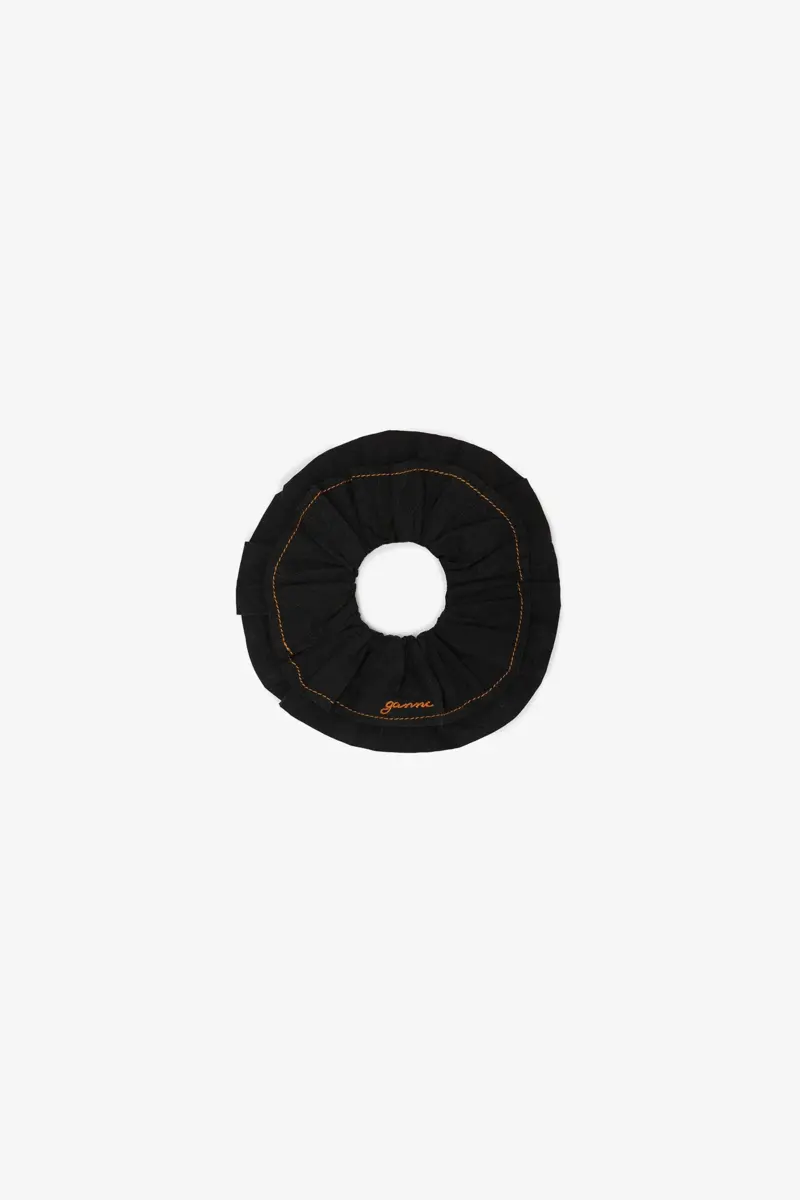 Svart scrunchie