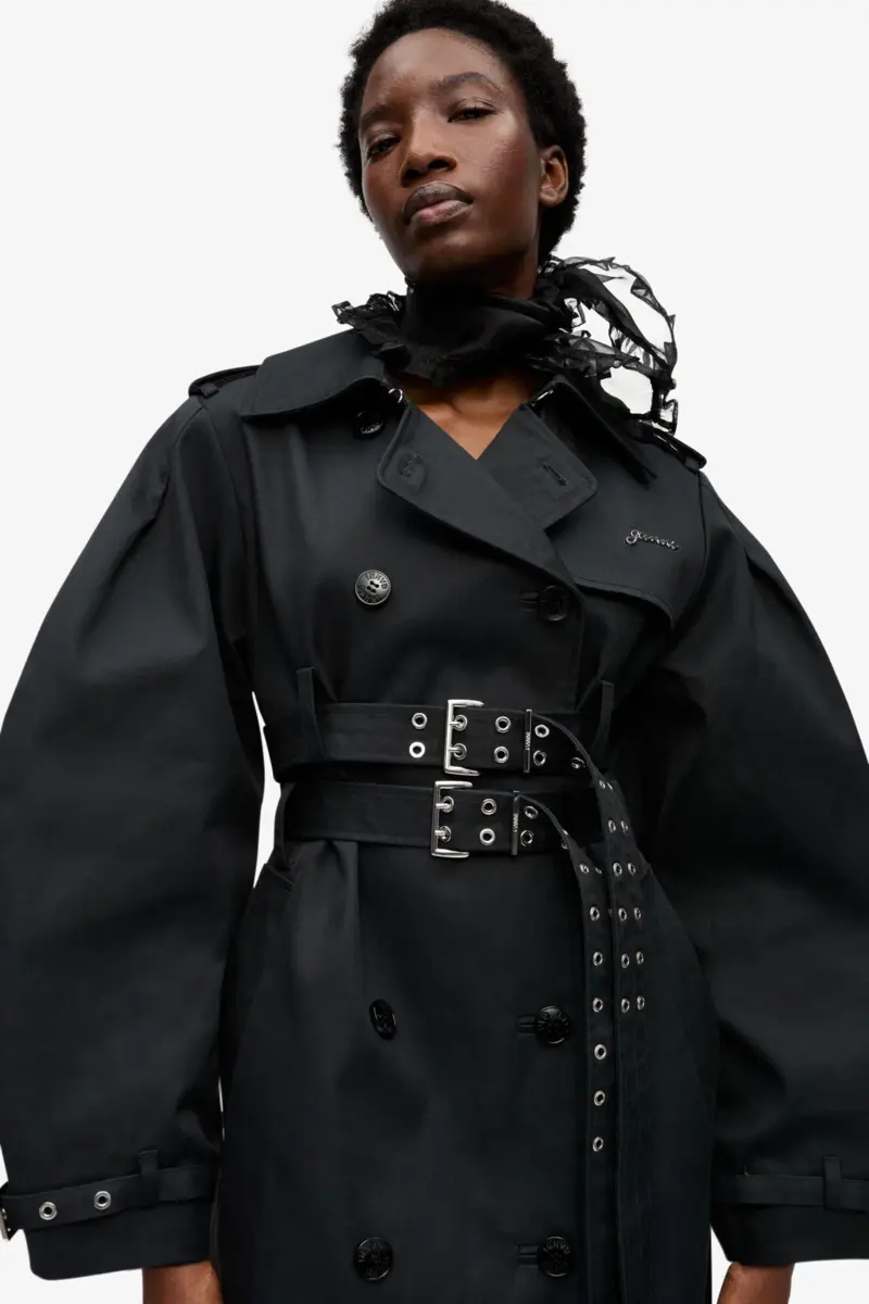 Svart trenchcoat i bondad bomull Svart trenchcoat i bondad bomull