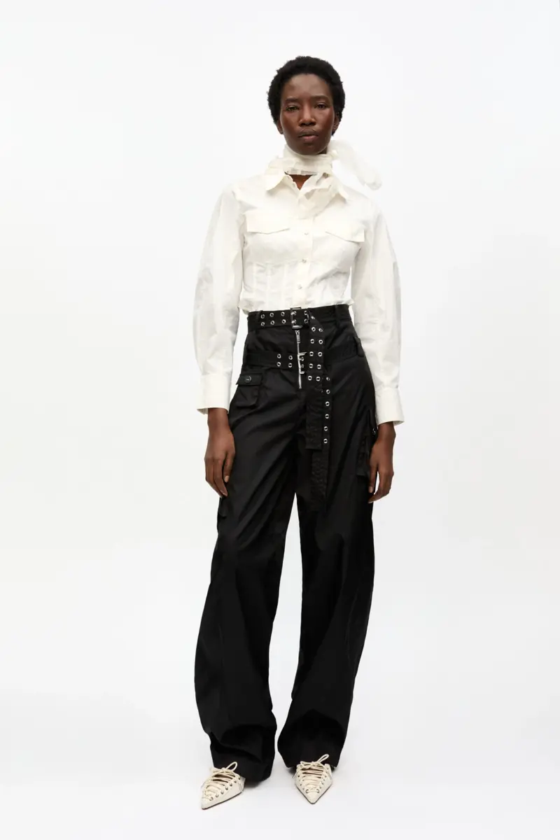 svarta duchesse nylonbyxor med fickor 1 - Svarta Duchesse-nylonbyxor med fickor