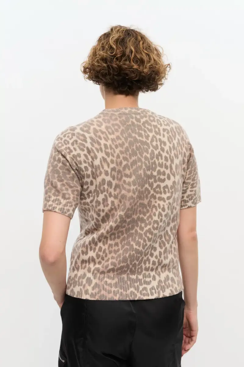 T-shirt i leopardmönster i ullblandning T-shirt i leopardmönster i ullblandning