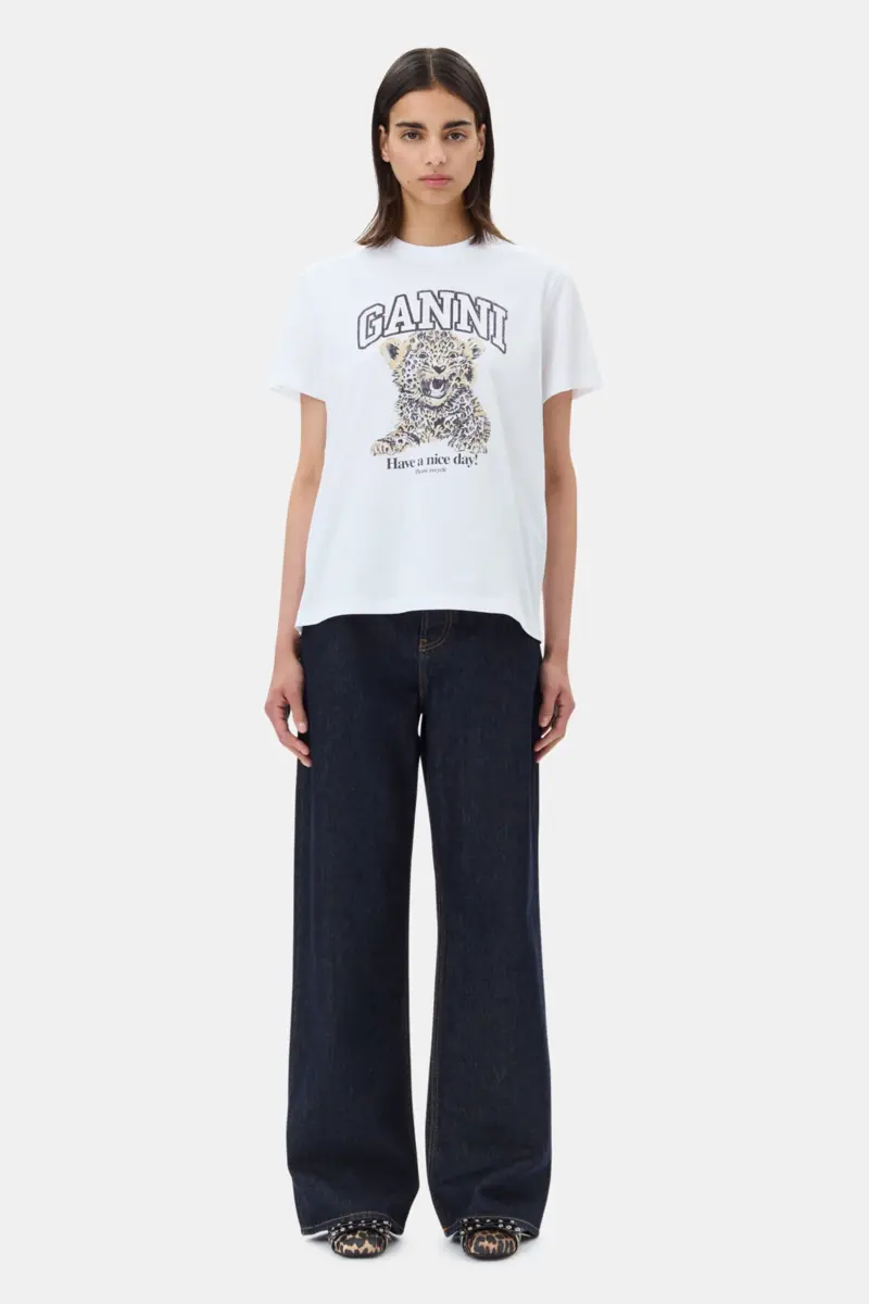 Vit, avslappnad T-shirt i basjersey med leopardmönster