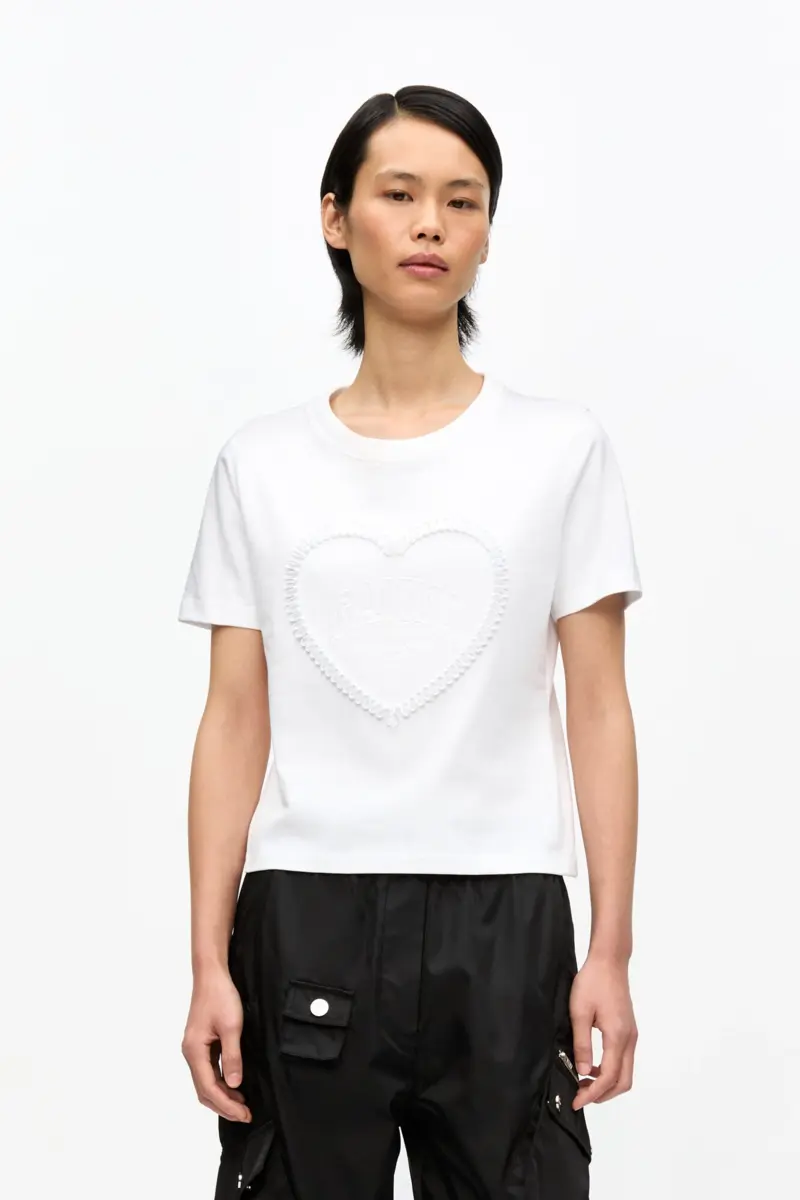 Vit kort T-shirt med hjärta